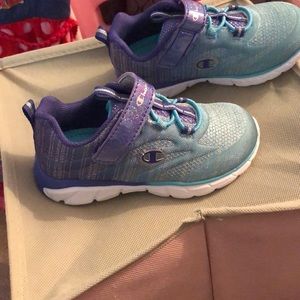 Toddler Girls Shoes in a Size 9